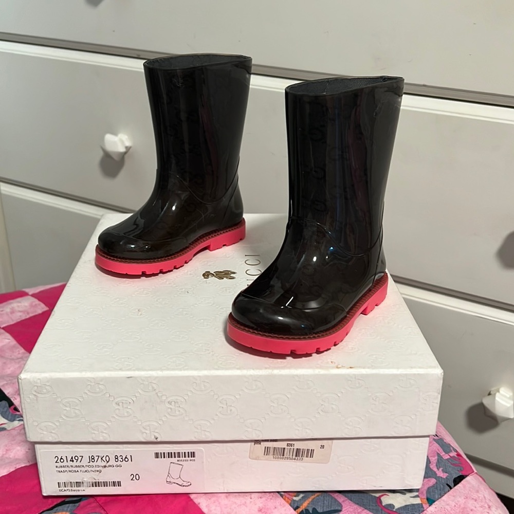 Gently Worn Girls Gucci Rainboots Size 20